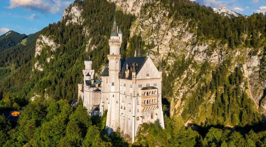 Castelul Neuschwanstein din Bavaria, Germania