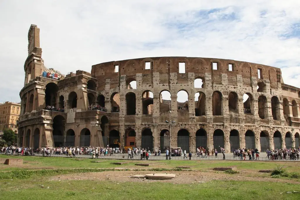 Cele mai bune momente ale zilei pentru a vizita Colosseumul din Roma