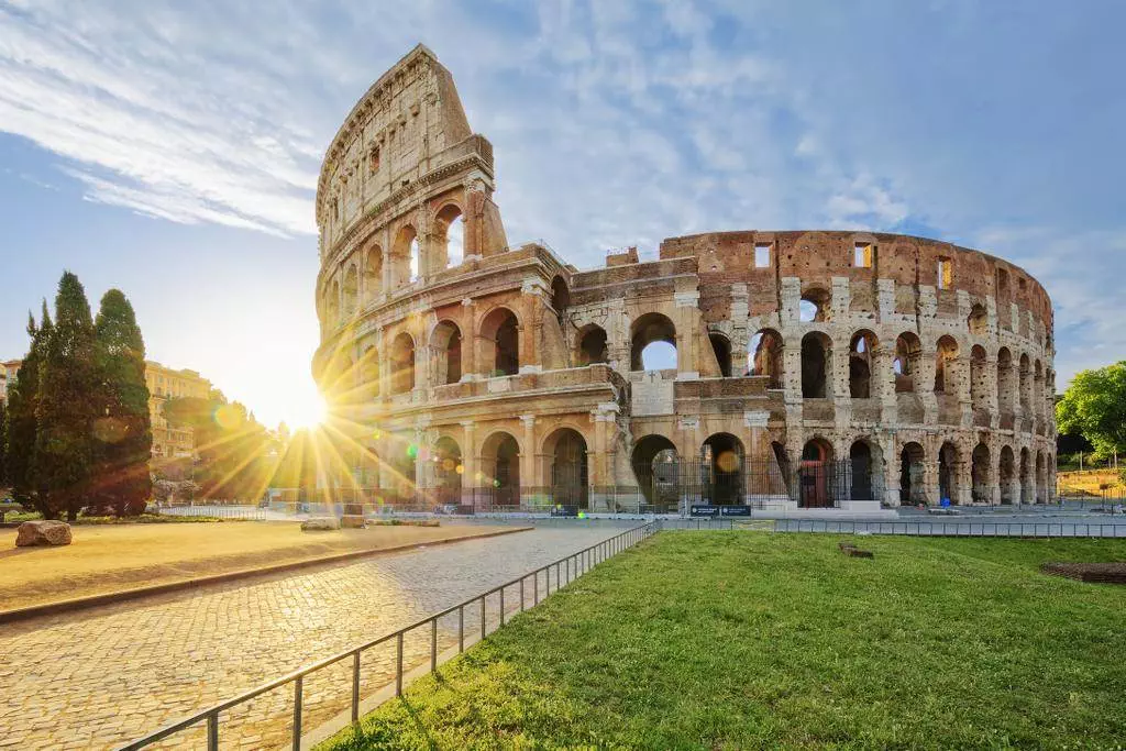 Colosseumul din Roma o destinație turistică iconică