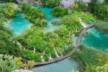 Descoperă canioanele și lacurile din Parcul Național Plitvice Lakes din Croația