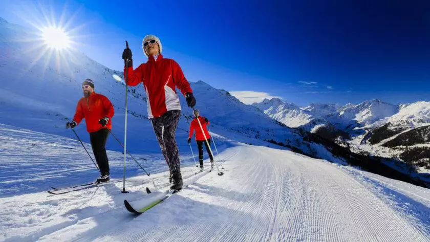 Învață să schiezi pe pârtiile din Alpii Elvețieni