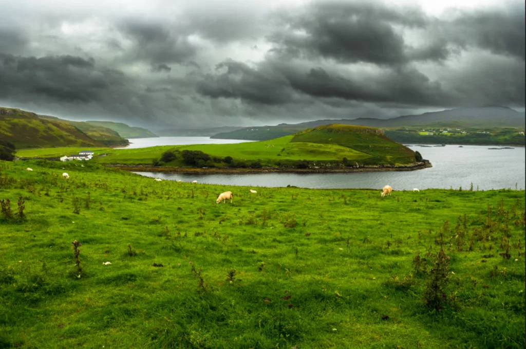 Frumusețea și potențialul pentru drumeții și cățărări în Insula Skye