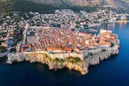 Descoperă orașul vechi din Dubrovnik, Croația.