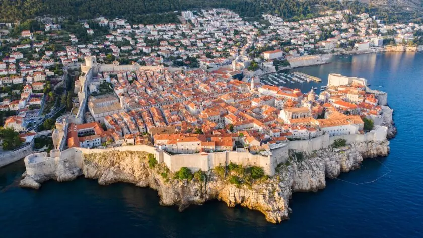 Descoperă orașul vechi din Dubrovnik, Croația.