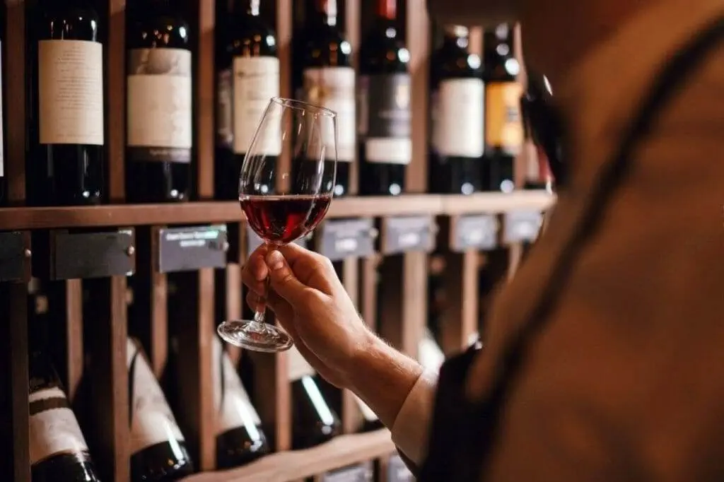 Cunoscută pentru: Pinotage, Cabernet Sauvignon și Sauvignon Blanc
