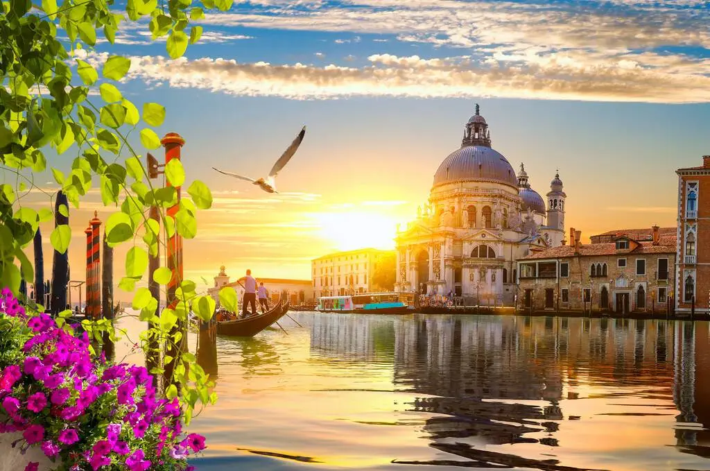 Cele mai frumoase atracții turistice din Veneția, văzute de pe canale