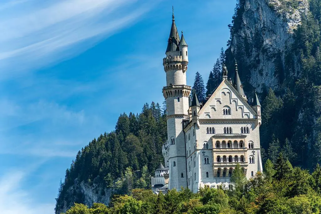 Ghid pentru turiști: Cum să ajungi la Castelul Neuschwanstein din Schwangau
